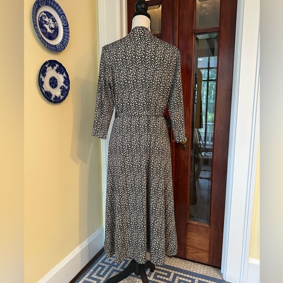 3/4 Sleeve V-Neck Floral Printed Wrap Dress (Reversible), Size M/L - Picture 7 of 12